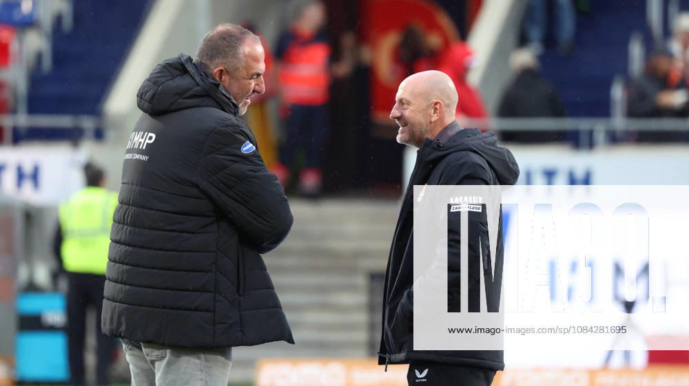 Fussball 2.Bundesliga, 1.FC Heidenheim - 1.FC Kaiserslautern v.l. Frank Schmidt Trainer (1FC Heidenheim 1846) Torsten Lieberknecht Trainer (1.FC Kaiserslautern) Heidenheim