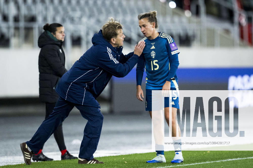 Head coach Tony Gustavsson and Julia Zigiotti Olme of Sweden during the FIFA Women s World Cup qualifier play-off football match between Lithuania and Sweden on October 9, 2026 in Kaunas. Photo: Mathias Bergeld BILDBYRAN kod MB MB1418 fotboll football soccer fotball vm-kval kval fifa womens world cup qualifier qualifier playoff lithuania sverige sweden dam bbeng play-off