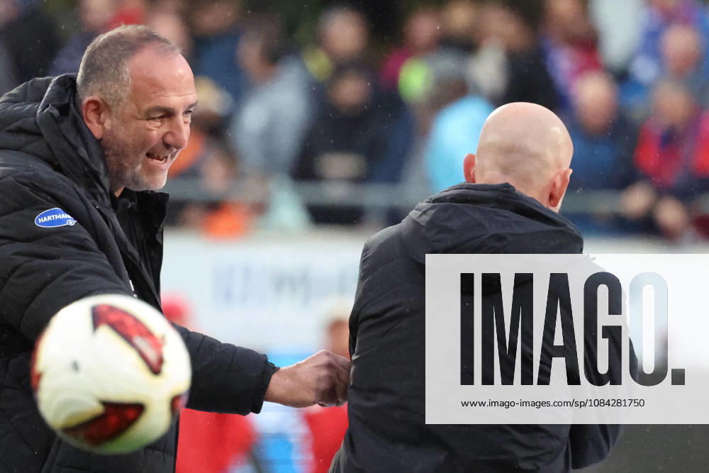 Fussball 2.Bundesliga, 1.FC Heidenheim - 1.FC Kaiserslautern v.l. Frank Schmidt Trainer (1FC Heidenheim 1846) Torsten Lieberknecht Trainer (1.FC Kaiserslautern) Heidenheim