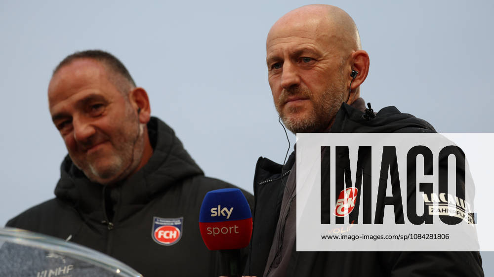 Fussball 2.Bundesliga, 1.FC Heidenheim - 1.FC Kaiserslautern v.l. Frank Schmidt Trainer (1FC Heidenheim 1846) Torsten Lieberknecht Trainer (1.FC Kaiserslautern) bei SKY Heidenheim
