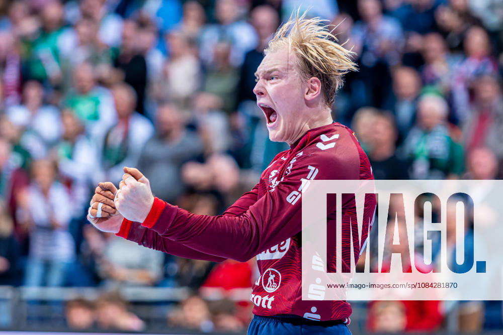 Simon Möller (SG Flensburg-Handewitt, Nr. 30) (v.l.), TSV Hannover-Burgdorf (grün) gegen SG Flensburg-Handewitt (blau) am 8. Spieltag der Saison 2026 2027 in der Opel Handball-Bundesliga (09.10.2026, ZAG Arena (Hannover, GER),