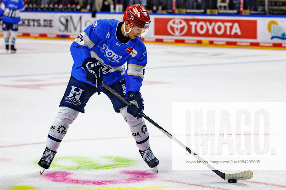 COLONGE, GERMANY - 9 OCTOBER 2026: Image shows Bassen Boaz (Schwenninger Wild Wings, 64) during PENNY DEL 2026 27 Regular Season, Matchday 7: Kölner Haie vs Schwenninger Wild Wings at LANXESS arena on 9 10 2026 in Colonge, Germany. Germany