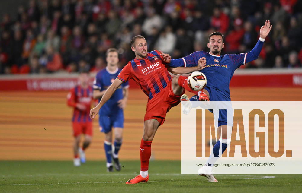 Zweikampf, Aktion Mergim Berisha 1. FC Kaiserslautern FCK (20) gegen Jonas Foehrenbach 1. FC Heidenheim 1846 FCH (19) 1. FC Heidenheim 1846 FCH vs 1. FC Kaiserslautern 09.10..2026 DFL REGULATIONS PROHIBIT ANY USE OF PHOTOGRAPHS AS IMAGE SEQUENCES AND OR QUASI-VIDEO 1. FC Heidenheim 1846 FCH vs 1. FC Kaiserslautern