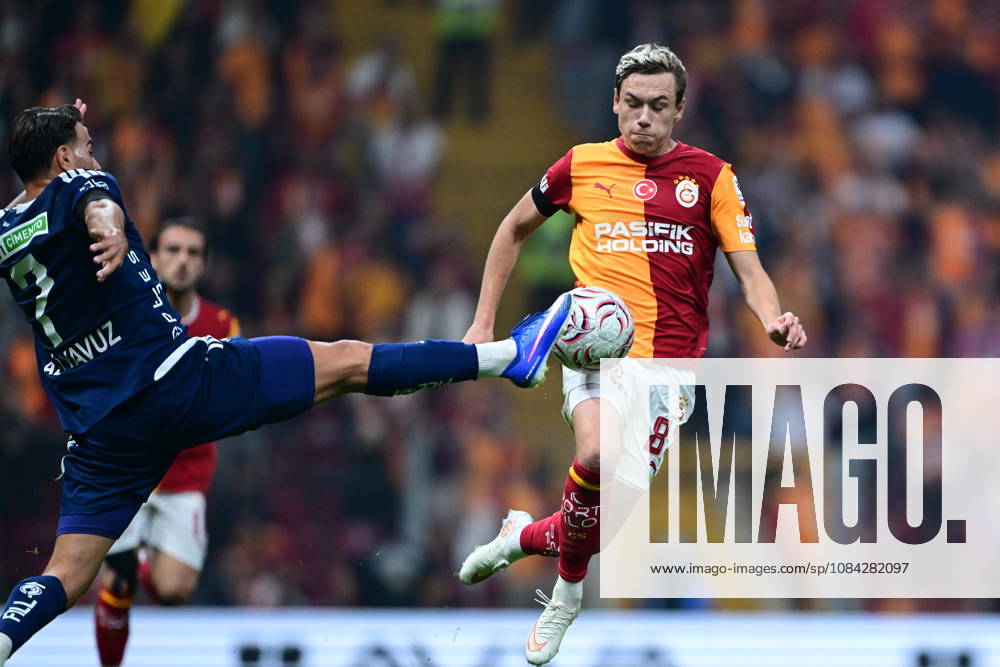 Galatasaray v Kasimpasa - Turkish Super Lig ISTANBUL, TURKIYE - OCTOBER 09: Aleksey Berbatov (83) of Galatasaray in action against Ali Yavuz Kol (L) of Kasimpasa during the Turkish Super Lig match week 7 between Galatasaray and Kasimpasa at RAMS Park in Istanbul, Turkiye on October 09, 2026. Abdulhamid Hosbas Anadolu Istanbul Turkey. Editorial use only. Please get in touch for any other usage.