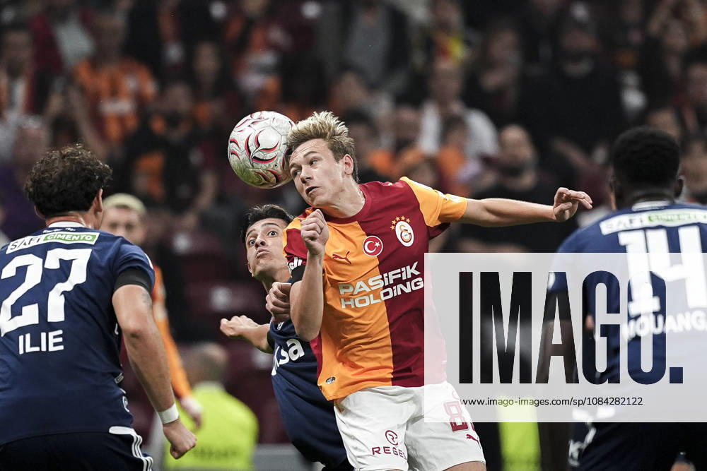 Galatasaray v Kasimpasa - Turkish Super Lig ISTANBUL, TURKIYE - OCTOBER 09: Aleksey Batrakov of Galatasaray competes against Ayberk Karapo of Kasimpasa during the Turkish Super Lig match week 7 between Galatasaray and Kasimpasa at RAMS Park in Istanbul, Turkiye on October 09, 2026. Arife Karakum Anadolu Istanbul Turkey. Editorial use only. Please get in touch for any other usage.