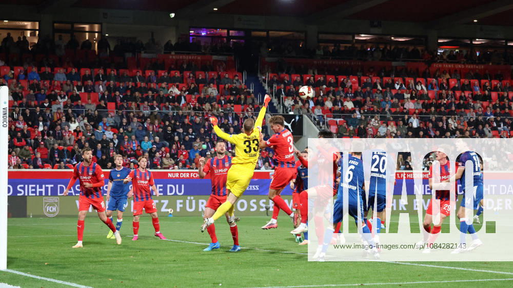 Fussball 2.Bundesliga, 1.FC Heidenheim - 1.FC Kaiserslautern v.l. Thomas Dähne Daehne (1FC Heidenheim 1846) Heidenheim