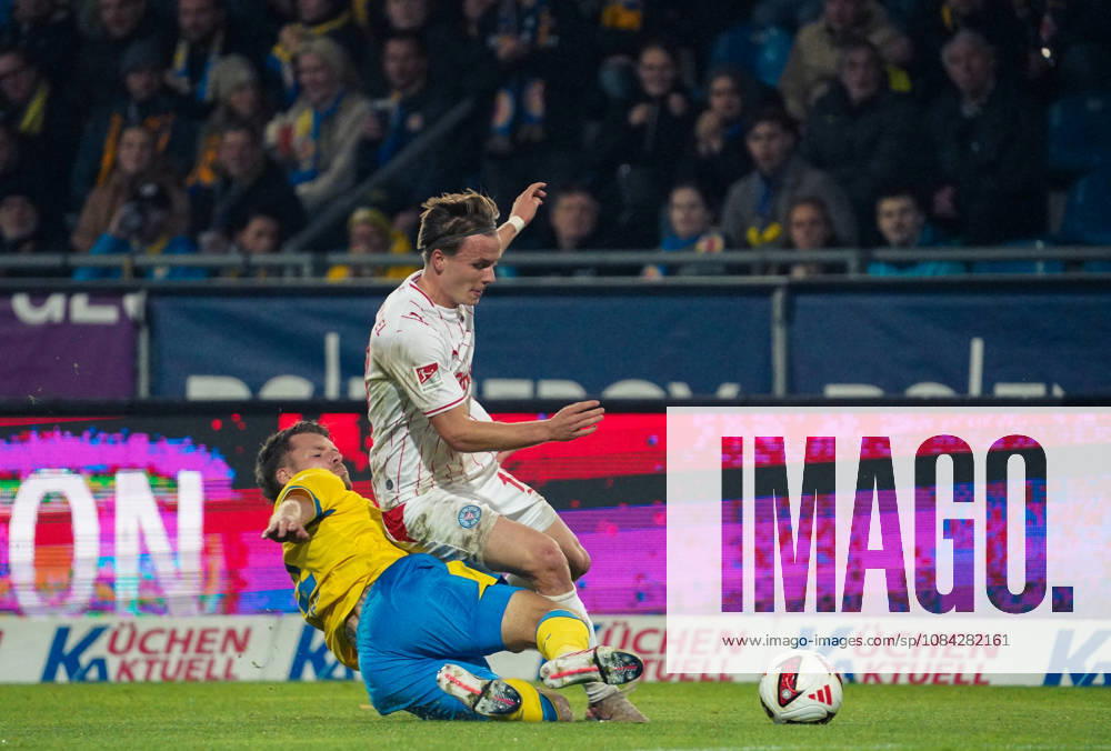 Deutschland: Fussball 2. Bundesliga 2026 2027, 7. Spieltag - Eintracht Braunschweig vs Holstein Kiel - Eintracht-Stadion (Braunschweig): im Zweikampf Isidoros Koutsidis (Eintracht Braunschweig, 23) Jonas Therkelsen (Holstein Kiel, 10)