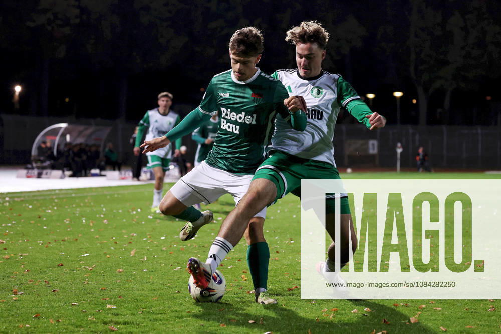 Herren, Fussball, Saison 2026 2027, Regionalliga Bayern, 13. Spieltag: 1. FC Schweinfurt 1905 - SC Eltersdorf Valentin Schmitt ( 11, 1. FC Schweinfurt 1905) und Korbinian Stütz ( 4, SC Eltersdorf) Schweinfurt Sachs-Stadion Bayern Deutschland