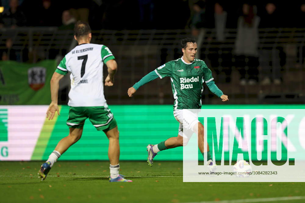 Herren, Fussball, Saison 2026 2027, Regionalliga Bayern, 13. Spieltag: 1. FC Schweinfurt 1905 - SC Eltersdorf Manfred Strobel ( 7, SC Eltersdorf) und Nils Benedikt Piwernetz ( 19, 1. FC Schweinfurt 1905) Schweinfurt Sachs-Stadion Bayern Deutschland