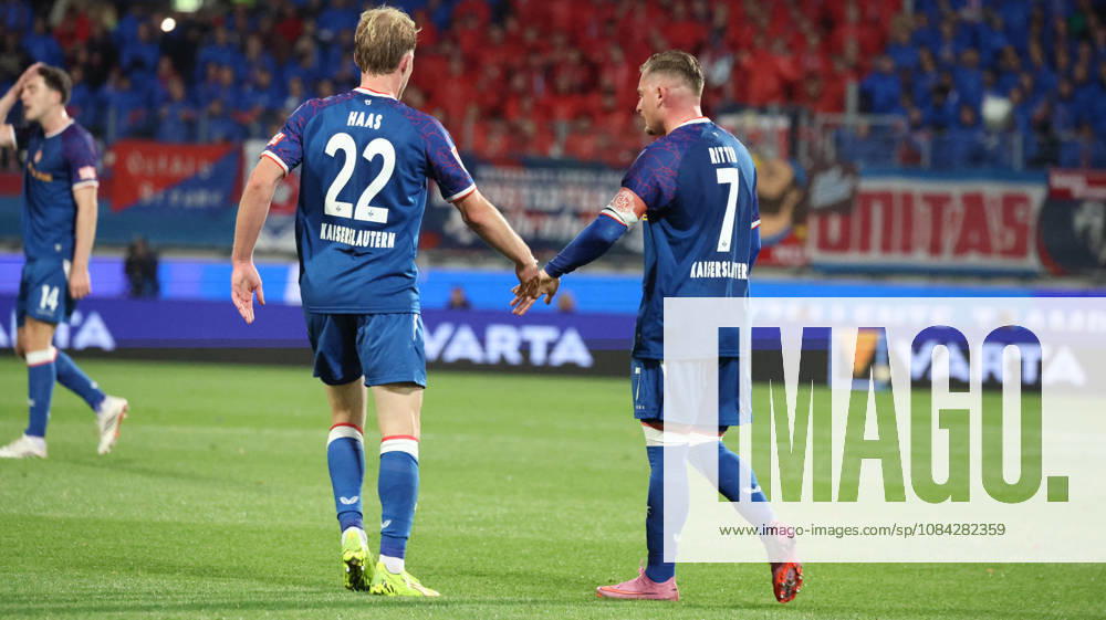 Fussball 2.Bundesliga, 1.FC Heidenheim - 1.FC Kaiserslautern v.l. Mika Haas (1.FC Kaiserslautern) Marlon Ritter (1.FC Kaiserslautern) Heidenheim