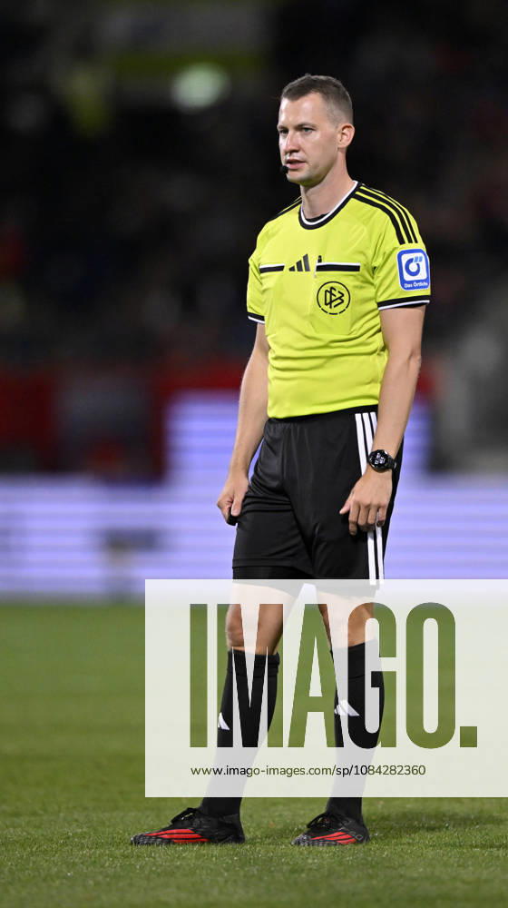 Schiedsrichter Referee Florian Lechner 1. FC Heidenheim 1846 FCH vs 1. FC Kaiserslautern 09.10..2026 DFL REGULATIONS PROHIBIT ANY USE OF PHOTOGRAPHS AS IMAGE SEQUENCES AND OR QUASI-VIDEO 1. FC Heidenheim 1846 FCH vs 1. FC Kaiserslautern