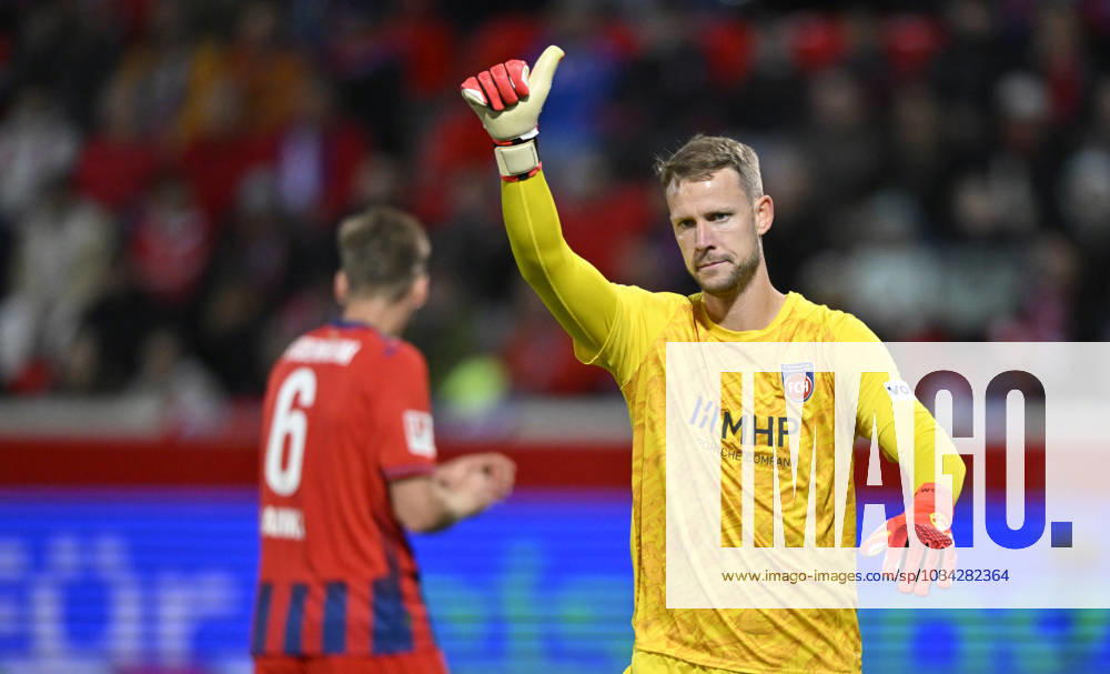Torwart Thomas Daehne 1. FC Heidenheim 1846 FCH (33) Gestik Geste Daumen hoch Patrick Mainka 1. FC Heidenheim 1846 FCH (06) 1. FC Heidenheim 1846 FCH vs 1. FC Kaiserslautern 09.10..2026 DFL REGULATIONS PROHIBIT ANY USE OF PHOTOGRAPHS AS IMAGE SEQUENCES AND OR QUASI-VIDEO 1. FC Heidenheim 1846 FCH vs 1. FC Kaiserslautern