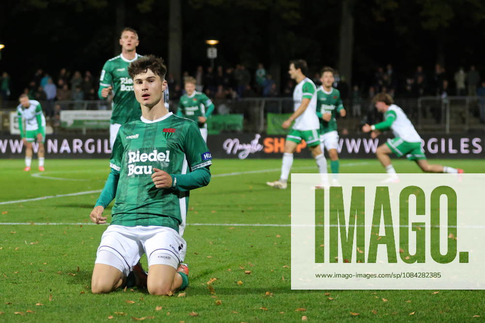 Fußball, Herren, Regionalliga Bayern, Saison 2026 2027, 13. Spieltag: FC Schweinfurt 05 - SC Eltersdorf Torschütze Lauris Bausenwein (FC Schweinfurt 05, 21) feiert seinen Treffer zum 1:1 Schweinfurt Riedel-Bau-Arena im Sachs-Stadio Bayern Unterfranken Deutschland