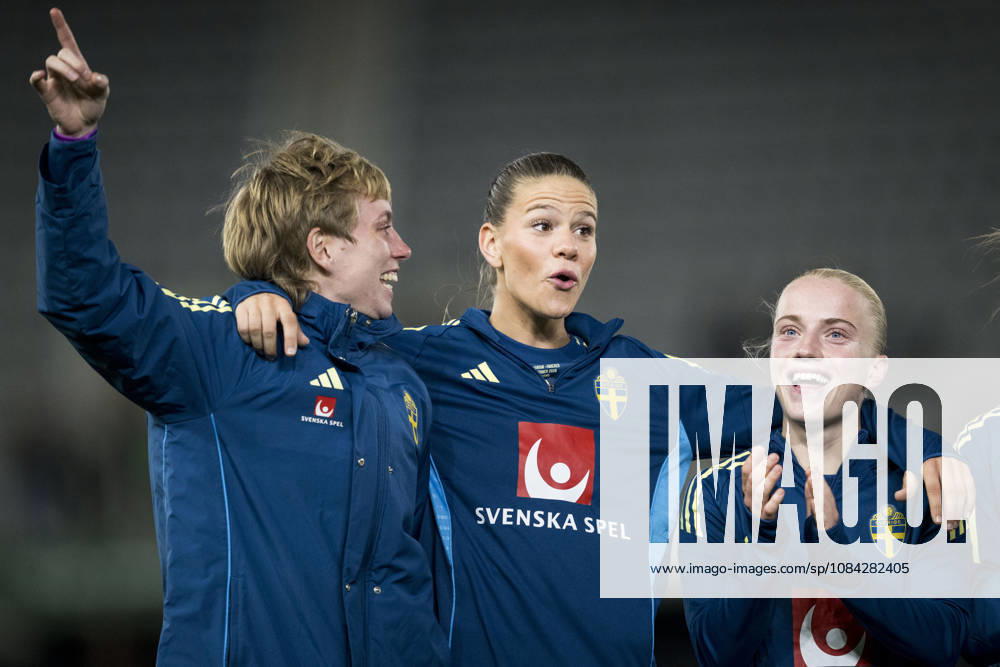 goalkeeper Moa Edrud, Bella Andersson and Anna Sandberg of Sweden celebrates after the FIFA Women s World Cup qualifier play-off football match between Lithuania and Sweden on October 9, 2026 in Kaunas. Photo: Mathias Bergeld BILDBYRAN kod MB MB1418 fotboll football soccer fotball vm-kval kval fifa womens world cup qualifier qualifier playoff lithuania sverige sweden dam bbeng play-off jubel