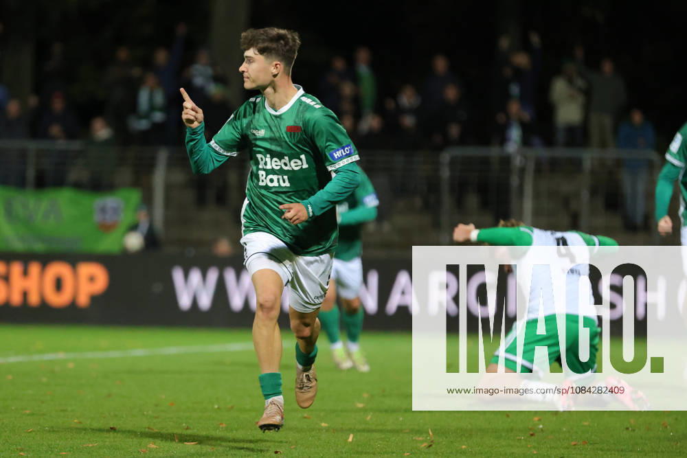 Fußball, Herren, Regionalliga Bayern, Saison 2026 2027, 13. Spieltag: FC Schweinfurt 05 - SC Eltersdorf Torschütze Lauris Bausenwein (FC Schweinfurt 05, 21) feiert seinen Treffer zum 1:1 Schweinfurt Riedel-Bau-Arena im Sachs-Stadio Bayern Unterfranken Deutschland