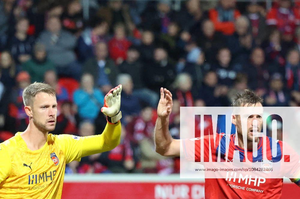 Fussball 2.Bundesliga, 1.FC Heidenheim - 1.FC Kaiserslautern v.l. Thomas Dähne Daehne (1FC Heidenheim 1846) Patrick Mainka (1FC Heidenheim 1846) Heidenheim