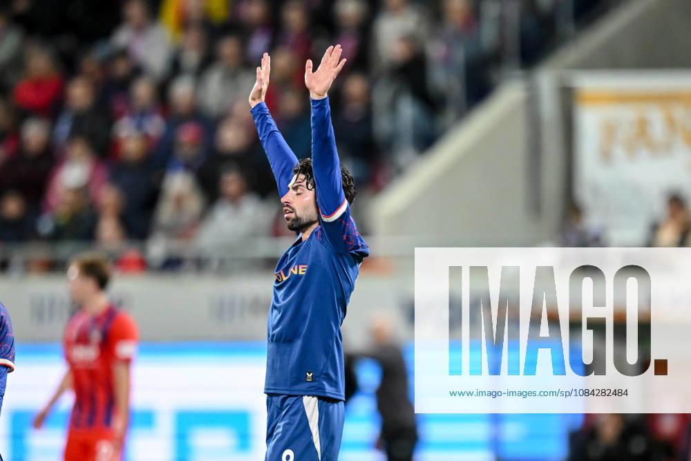 Semih Åžahin (1. FC Kaiserslautern) gestikuliert, gestik waehrend des spiels der 2. Bundesliga zwischen 1. FC Heidenheim und 1. FC Kaiserslautern, Voith-Arena am 09. October 2026 in Heidenheim an der Brenz, Deutschland. (Foto von Harry Langer DeFodi Images) +++ Semih Åžahin (1. FC Kaiserslautern) gestures during the 2nd Bundesliga match between 1. FC Heidenheim and 1. FC Kaiserslautern at Voith-Arena on October 9, 2026 in Heidenheim an der Brenz, Germany. (Photo by Harry Langer DeFodi Images) DFB DFL REGULATIONS PROHIBIT ANY USE OF PHOTOGRAPHS AS IMAGE SEQUENCES AND OR QUASI-VIDEO. (Photo by Harry Langer DeFodi Images) DFB DFL REGULATIONS PROHIBIT ANY USE OF PHOTOGRAPHS AS IMAGE SEQUENCES AND OR QUASI-VIDEO. -