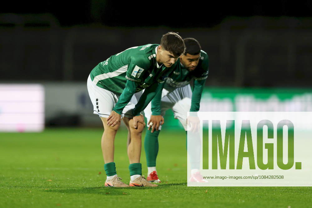 Herren, Fussball, Saison 2026 2027, Regionalliga Bayern, 13. Spieltag: 1. FC Schweinfurt 1905 - SC Eltersdorf Lauris Bausenwein ( 21, 1. FC Schweinfurt 1905) und Jason Prodanovic ( 17, 1. FC Schweinfurt 1905) Schweinfurt Sachs-Stadion Bayern Deutschland