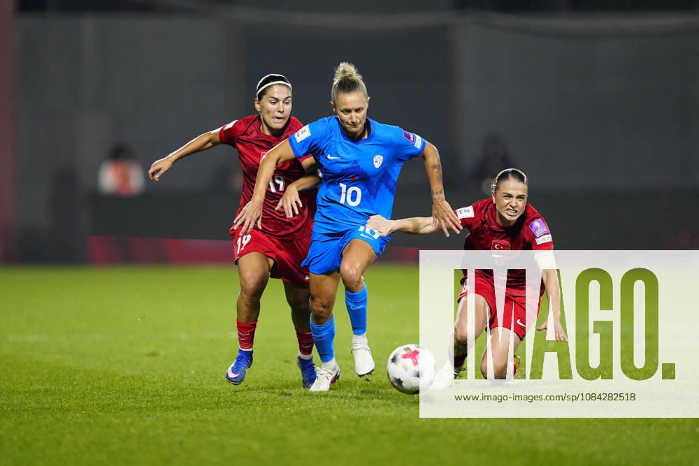 Turkiye v Slovenia - FIFA Womens World Cup 2027 European Qualifiers Play-offs Round 1: First Leg ISTANBUL, TURKEY - OCTOBER 9: Dominika Conc of Slovenia in action during the FIFA Women s World Cup 2027 European Qualifiers Play-offs Round 1 First Leg between Turkiye and Slovenia at Pendik Stadyumu on October 9, 2026 in Istanbul, Turkey. Istanbul Pendik Stadyumu Turkey