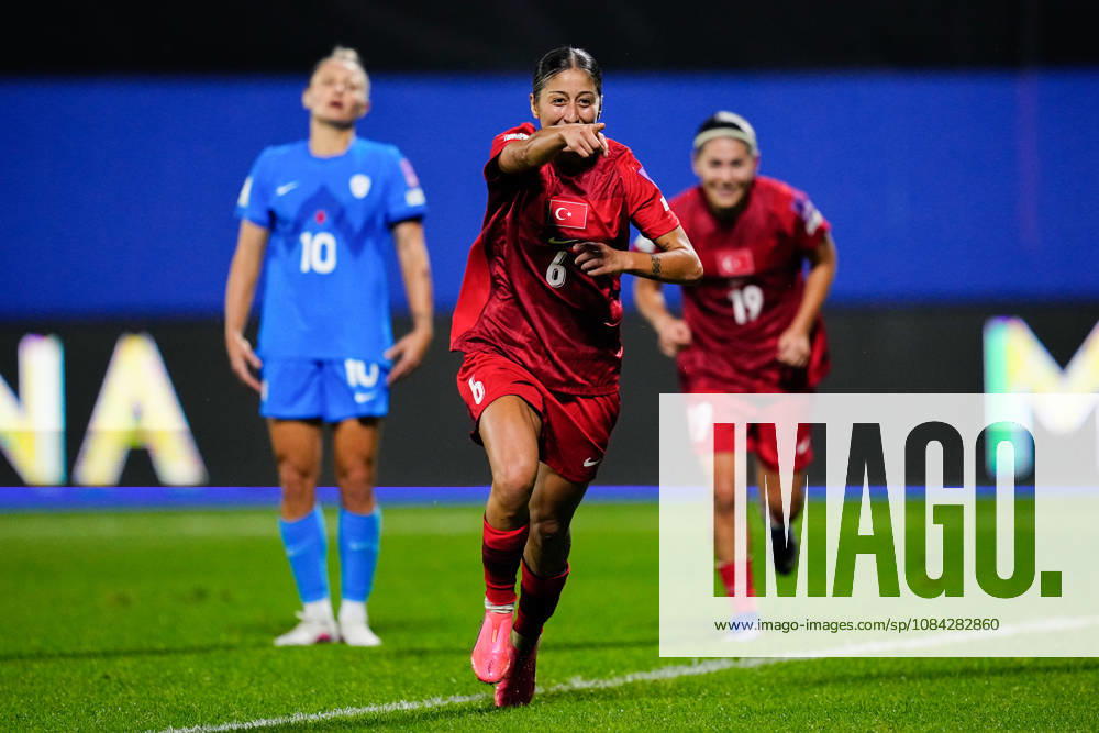 Turkiye v Slovenia - FIFA Womens World Cup 2027 European Qualifiers Play-offs Round 1: First Leg ISTANBUL, TURKEY - OCTOBER 9: Selen Altunkulak of Turkiye celebrates after scoring her team s third goal during the FIFA Women s World Cup 2027 European Qualifiers Play-offs Round 1 First Leg between Turkiye and Slovenia at Pendik Stadyumu on October 9, 2026 in Istanbul, Turkey. Istanbul Pendik Stadyumu Turkey