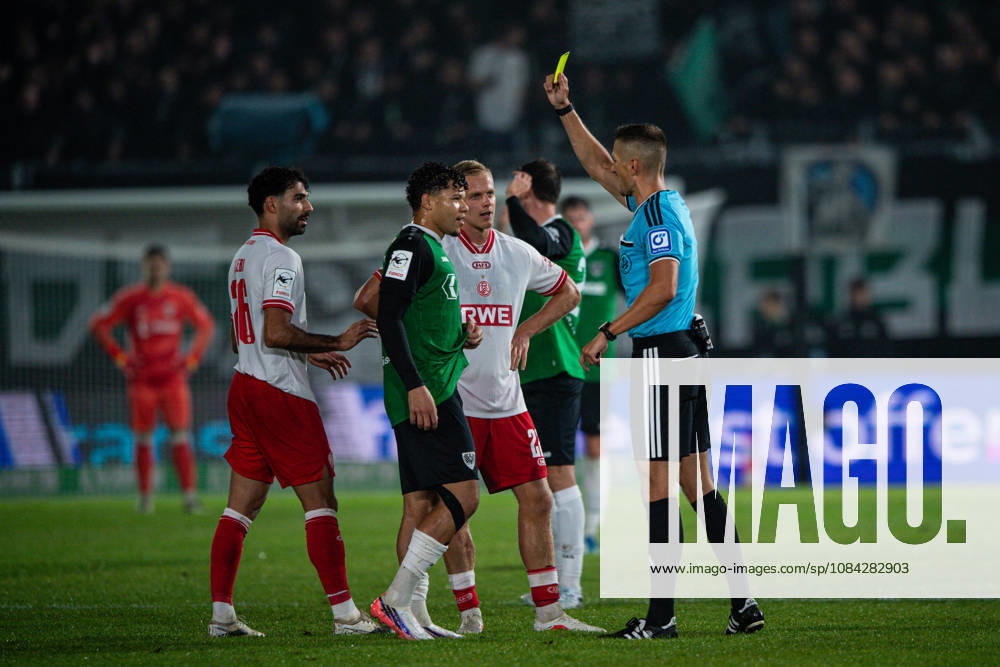 3. Liga, 8. Spieltag, SC Preußen Münster vs. Rot-Weiss Essen im LVM-Preußenstadion. Gelbe Karte für den Torschützen Montell Ndikom (Münster) WICHTIGER HINWEIS: Gemäß den Vorgaben des DFB und der DFL ist es untersagt, in dem Stadion und oder vom Spiel angefertigte Fotoaufnahmen in Form von Sequenzbildern und oder videoähnlichen Fotostrecken zu verwerten bzw. verwerten zu lassen.