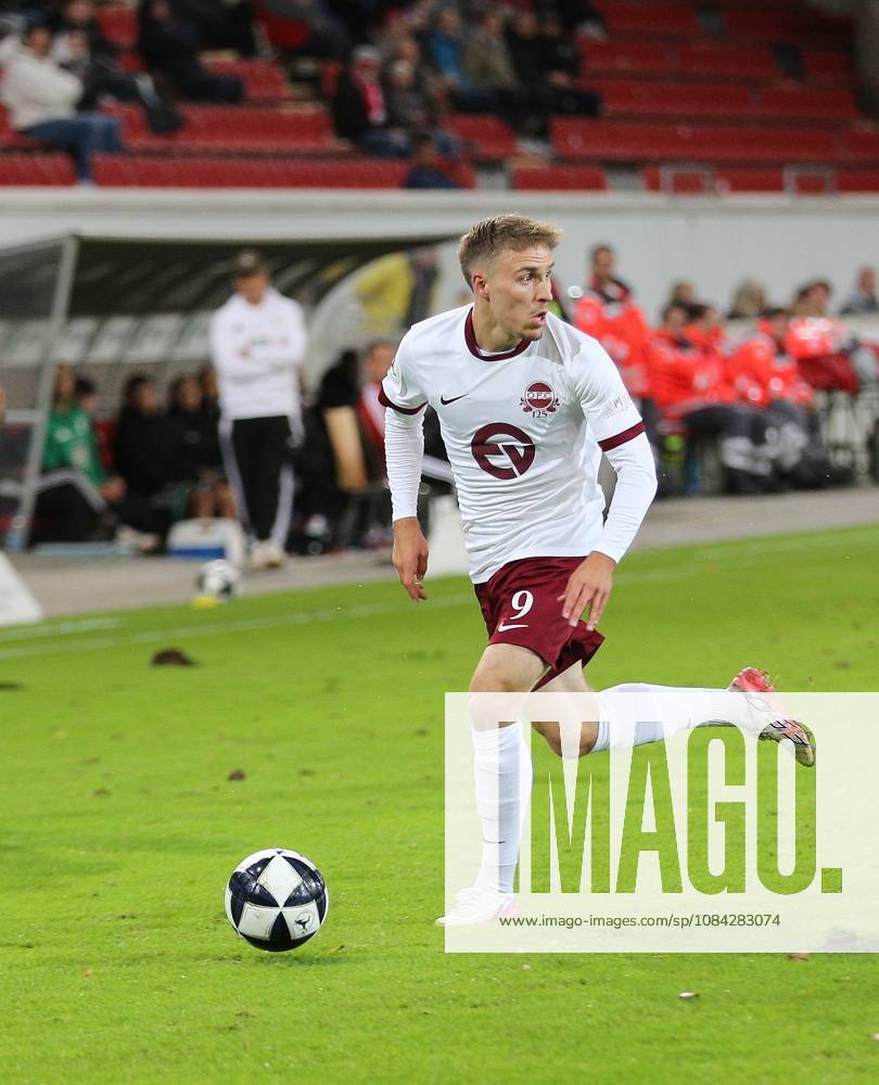 Offenbach am Main, Plutos Stadion am Bieberer Berg Regionalliga Südwest Saison 2026 2027 Kickers Offenbach (OFC) - FC 08 Homburg Freisteller Maximilian Schmid (9, OFC)