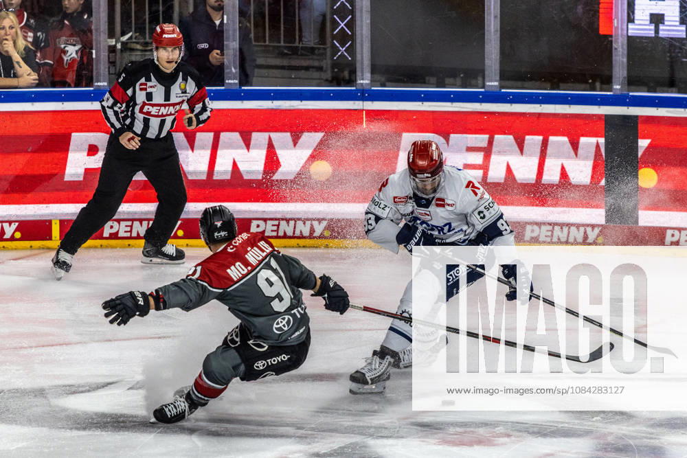 Sebastian Uvira (Schwenninger Wild Wings, 93) vs Moritz Mueller (Koelner Haie, 91) Koelner Haie vs. Schwenninger Wild Wings, Eishockey, Penny DEL, Spieltag 07, 2026 2027, 09.10.2026 Koelner Haie vs. Schwenninger Wild Wings, Eishockey, Penny DEL, Spieltag 07, 2026 2027, 09.10.2026 Koeln