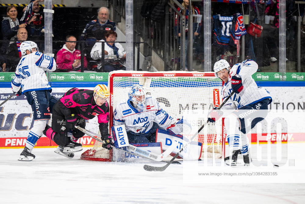Eishockey - Saison 2026 2027 - Penny DEL - Nürnberg Ice Tigers Icetigers - Adler Mannheim - ThHa - - Thomas Heigl (49, Nürnberg Ice Tigers, NIT ) Dan Renouf (4, Adler Mannheim ) Maximilian Franzreb (56, Adler Mannheim ) Patrick Brown (38, Adler Mannheim )