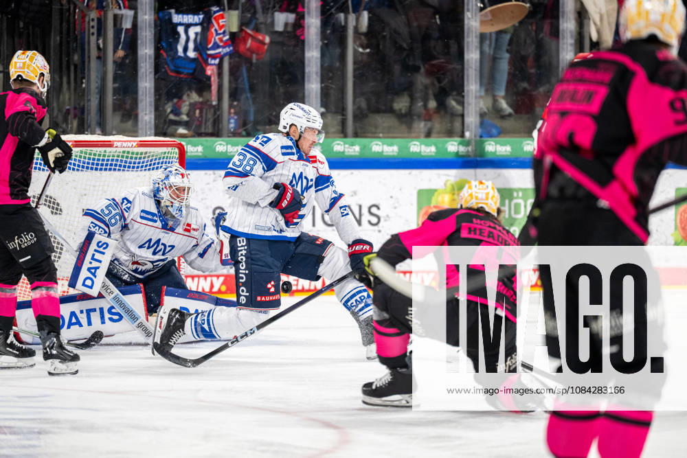 Eishockey - Saison 2026 2027 - Penny DEL - Nürnberg Ice Tigers Icetigers - Adler Mannheim - ThHa - - Thomas Heigl (49, Nürnberg Ice Tigers, NIT ) Dan Renouf (4, Adler Mannheim ) Maximilian Franzreb (56, Adler Mannheim ) Patrick Brown (38, Adler Mannheim )