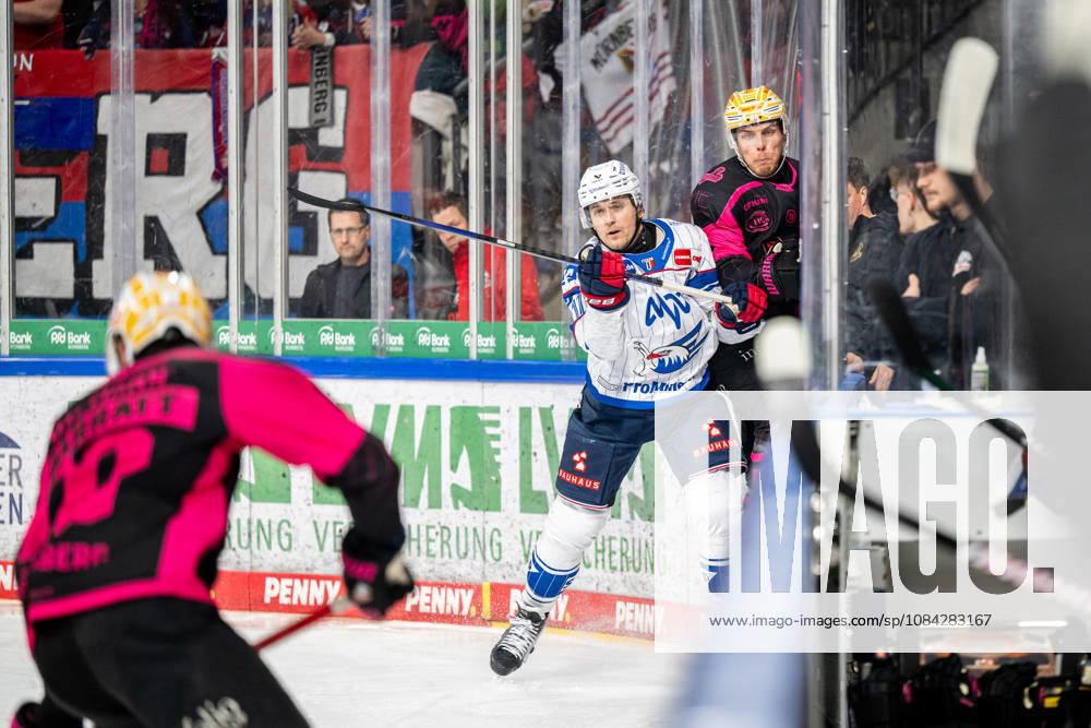 Eishockey - Saison 2026 2027 - Penny DEL - Nürnberg Ice Tigers Icetigers - Adler Mannheim - ThHa - - Kristian Reichel (11, Adler Mannheim ) Marcus Weber (24, Nürnberg Ice Tigers, NIT ) Check