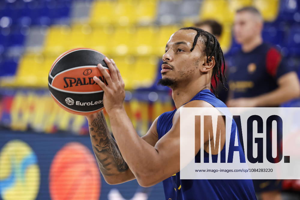 Juntin Robinson of FC Barcelona, Barca warms up during the EuroLeague League Phase MD 4 match played between FC Barcelona and Zalgiris Kaunas at Palau Blaugrana on October 09, 2026 in Barcelona, Spain. FC Barcelona V Zalgiris Kaunas - Euroleague 2026 2027 - ZUMAa181 20261009_zaa_a181_260