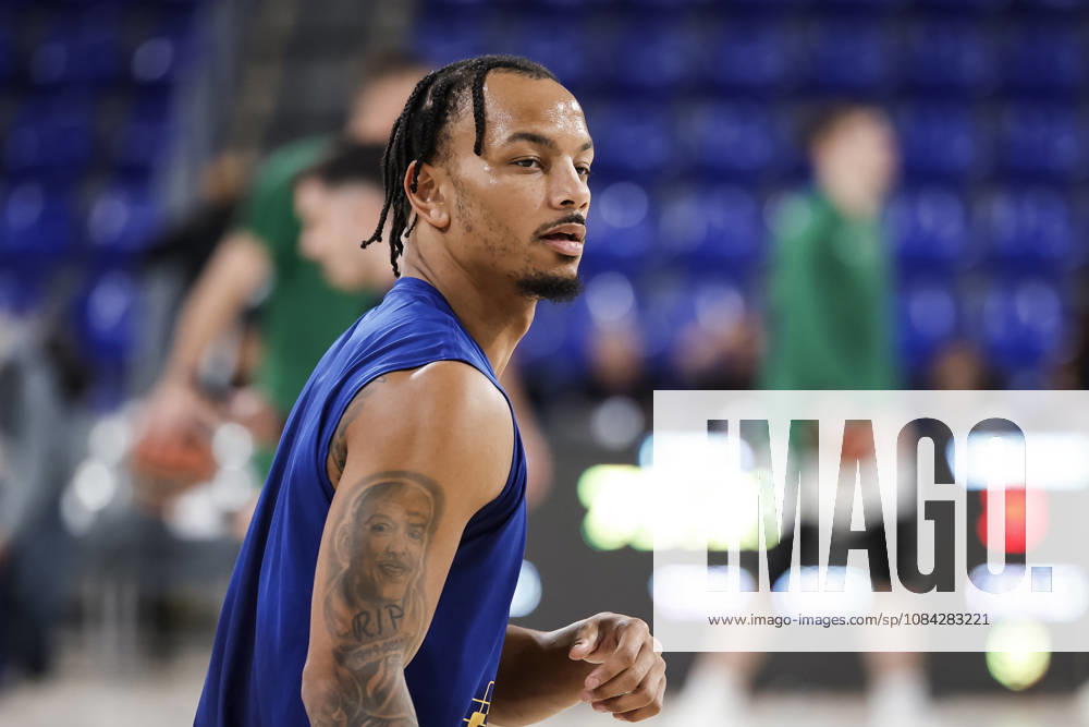 Juntin Robinson of FC Barcelona, Barca looks on during the EuroLeague League Phase MD 4 match played between FC Barcelona and Zalgiris Kaunas at Palau Blaugrana on October 09, 2026 in Barcelona, Spain. FC Barcelona V Zalgiris Kaunas - Euroleague 2026 2027 - ZUMAa181 20261009_zaa_a181_261