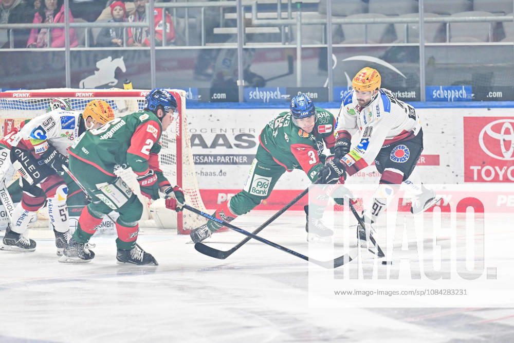Penny DEL; Augsburger Panther - Fischtown Pinguins, 09.10.2026 aUGSBURG, GERMANY; 09. OCTOBER: im Duell Alec McCREA (Augsburger Panther 3) und Miha VERLIC (Fischtown Pinguins 91) während dem Match der Penny DEL zwischen den Augsburger Panthern und den Fischtown Pinguins am 7. Spieltag im Curt Frenzel Stadion