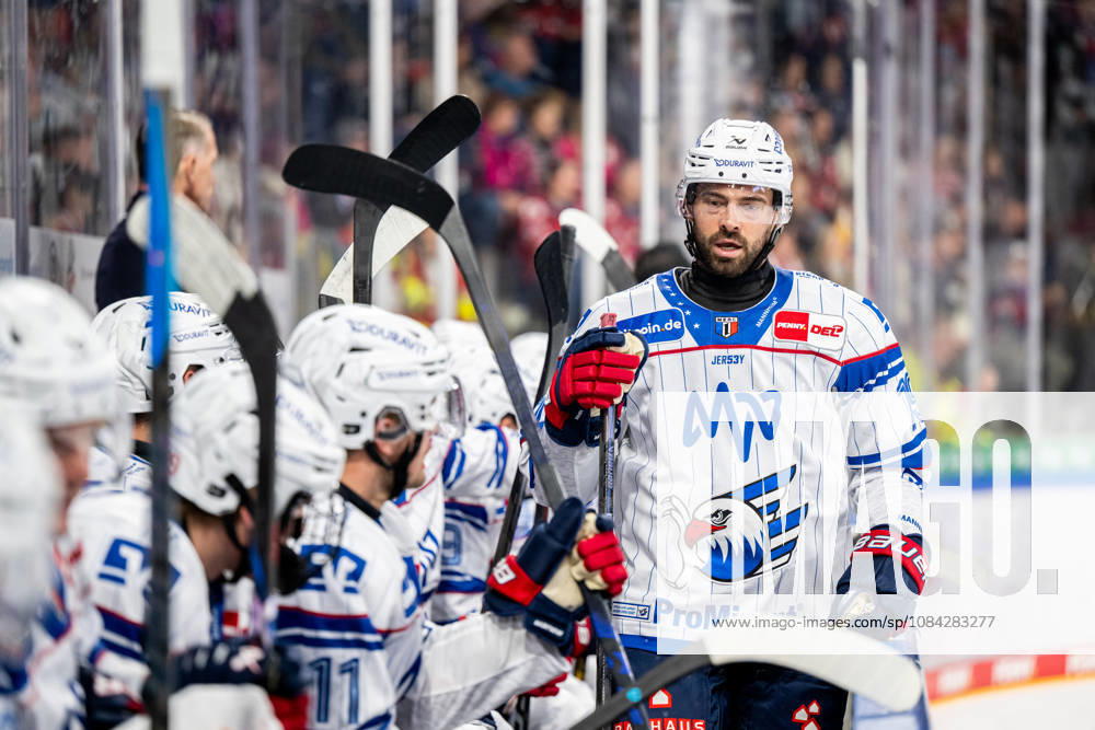 Luke Esposito (19, Adler Mannheim ), Nuernberg Ice Tigers vs. Adler Mannheim, Eishockey, Penny DEL, 7. Spieltag, 09.10.2026, Nuernberg Ice Tigers vs. Adler Mannheim, Eishockey, Penny DEL, 7. Spieltag