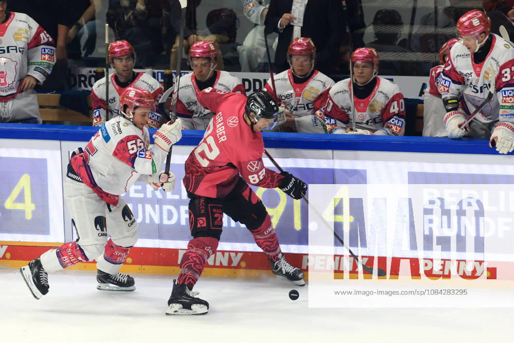 DEU, GER, Eishockey, Spieltag, Saison 2026 27, Berlin, Eisbaeren Berlin vs. Grizzly Wolfsburg Jean-Luc Foudy ( Eisbaeren Berlin 55 ), Will Graber ( Grizzly Wolfsburg 82 ) nordphoto GmbH Engler Stadt Uber-Arena Bundesland Land