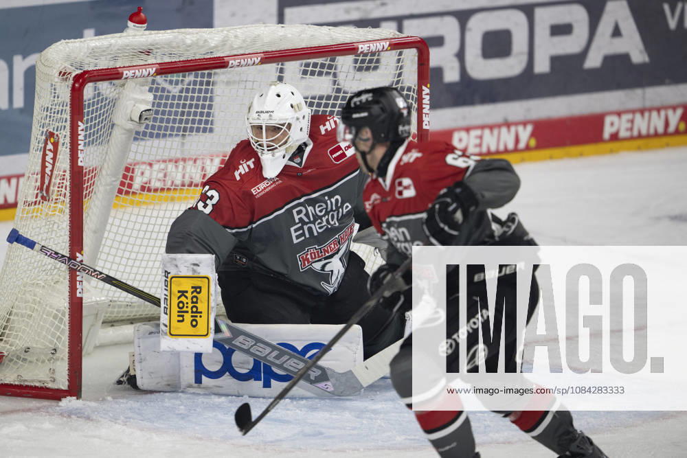 PENNY DEL 1; Kölner Haie - Schwenninger Wild Wings; Köln, 09.10.2026 Nico Wiens (Kölner Haie, Torwart, 33); PENNY DEL 1; Kölner Haie - Schwenninger Wild Wings am 09.10.2026 in der KA2 in Köln (Deutschland).