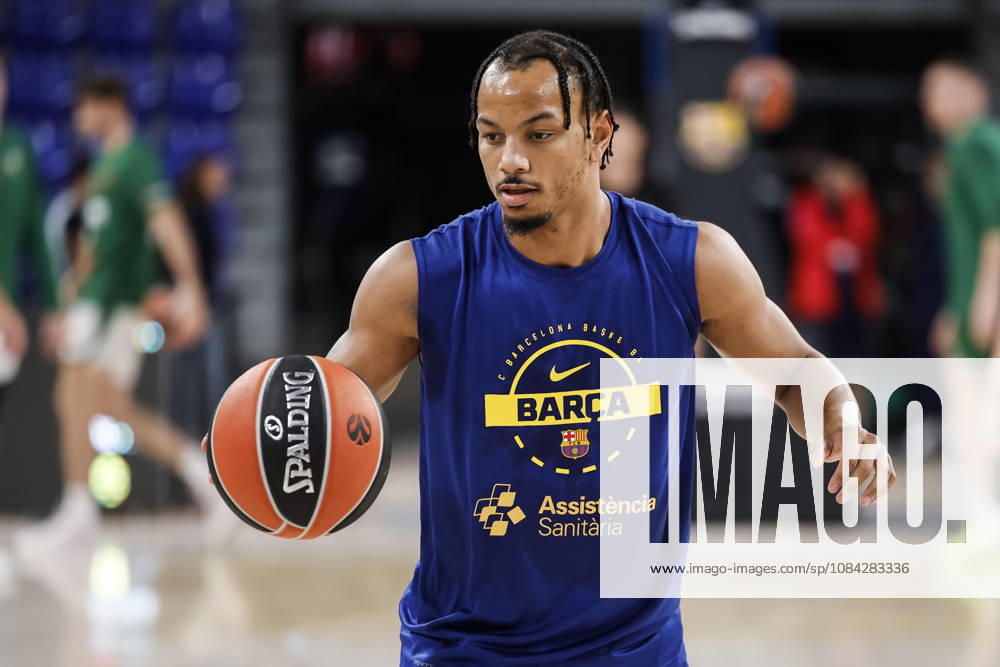 Juntin Robinson of FC Barcelona, Barca warms up during the EuroLeague League Phase MD 4 match played between FC Barcelona and Zalgiris Kaunas at Palau Blaugrana on October 09, 2026 in Barcelona, Spain. Barcelona Spain - ZUMAa181 20261009_zaa_a181_259