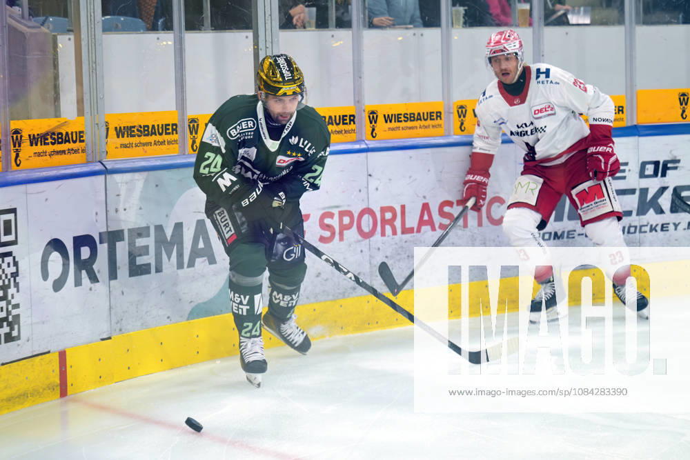 Cole Fonstad (Bietigheim Steelers, 24) am Puck im Zweikampf mit Marius Erk (EC Bad Nauheim, 23) Bietigheim Steelers vs. EC Bad Nauheim , Eishockey, DEL 2, 07.Hauptrundenspiel, Saison 2026 2027, 09.10.2026 Bietigheim Steelers vs. EC Bad Nauheim , Eishockey, DEL 2, 07.Hauptrundenspiel, Saison 2026 2027, 09.10.2026 Bietigheim