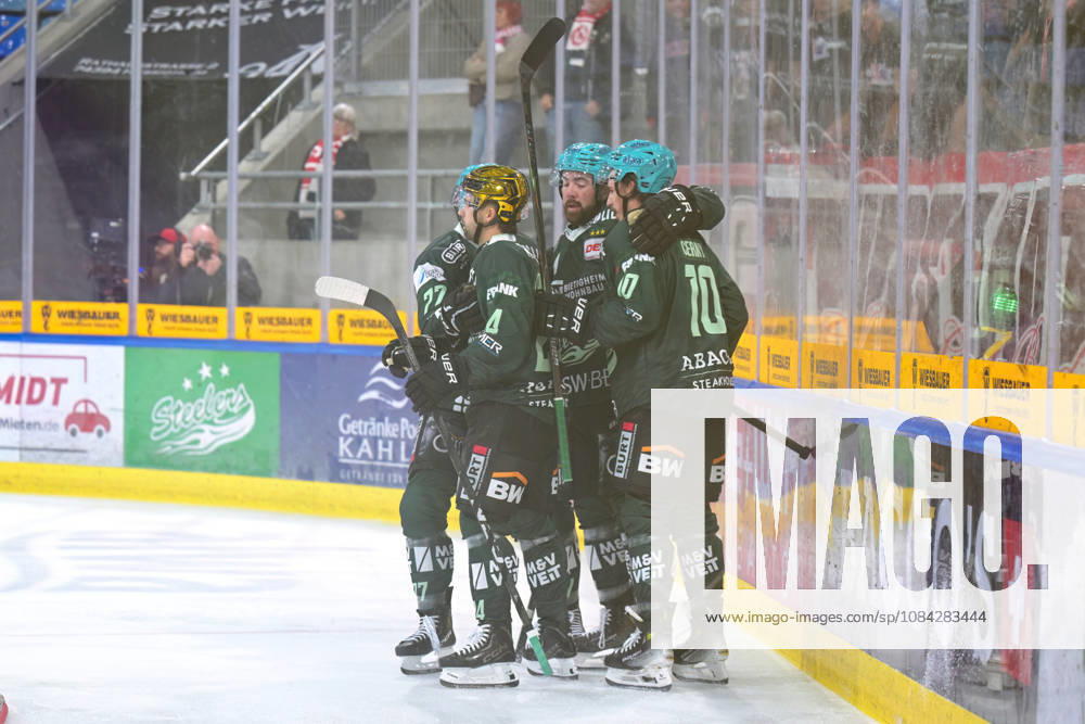 Tor,Torjubel zum 1:1 der Bietigheim Steelers durch das Tor von Cole Fonstad (Bietigheim Steelers, 24) Bietigheim Steelers vs. EC Bad Nauheim , Eishockey, DEL 2, 07.Hauptrundenspiel, Saison 2026 2027, 09.10.2026 Bietigheim Steelers vs. EC Bad Nauheim , Eishockey, DEL 2, 07.Hauptrundenspiel, Saison 2026 2027, 09.10.2026 Bietigheim