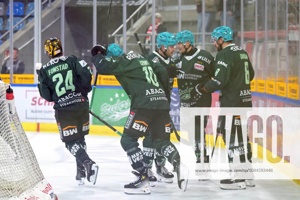 Tor,Torjubel zum 1:1 der Bietigheim Steelers durch das Tor von Cole Fonstad (Bietigheim Steelers, 24) Bietigheim Steelers vs. EC Bad Nauheim , Eishockey, DEL 2, 07.Hauptrundenspiel, Saison 2026 2027, 09.10.2026 Bietigheim Steelers vs. EC Bad Nauheim , Eishockey, DEL 2, 07.Hauptrundenspiel, Saison 2026 2027, 09.10.2026 Bietigheim