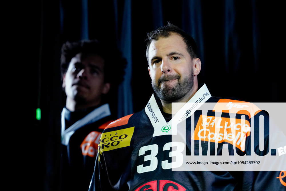 3014 Bern BE, Switzerland - October 09: Goalkeeper Sandro Zurkirchen (33 SCB) before the National League match between SC Bern and EHC Biel-Bienne at PostFinance Arena on October 09, 2026 in 3014 Bern BE, Switzerland.