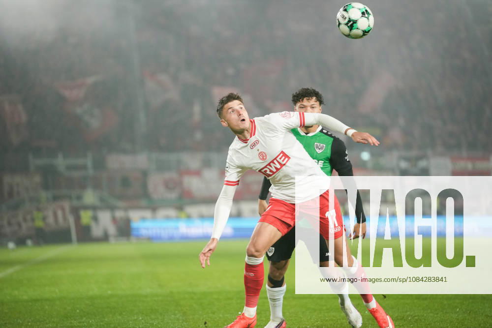 Deutschland: 3. Liga 2026 2027 8. Spieltag, SC Preussen Münster vs Rot-Weiss Essen, Freitag, 09.10.2026 LVM-Preußenstadion (Münster, Nordrhein-Westfalen, Deutschland) Semir Telalovic (RW Essen, 17) im Zweikampf gegen Montell Ndikom (SC Preußen Münster, 28)