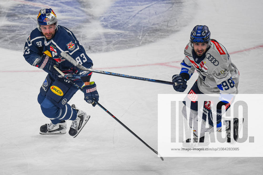 München, Deutschland. PENNY DEL, Deutsche Eishockey Liga, Saison 2026 27, 7. Spieltag: EHC Red Bull München gegen ERC Ingolstadt im SAP Garden in München. Maximilian Kastner (EHC Red Bull München) nachdenklich, ernst, fokussiert mit Peter Abbandonato (ERC Ingolstadt)