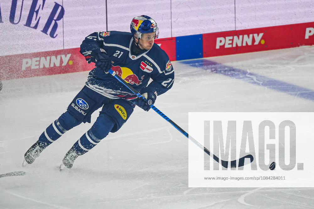 München, Deutschland. PENNY DEL, Deutsche Eishockey Liga, Saison 2026 27, 7. Spieltag: EHC Red Bull München gegen ERC Ingolstadt im SAP Garden in München. Dominik Kahun (EHC Red Bull München) am Puck, mit dem Puck, in Puckbesitz
