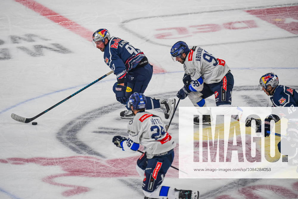 München, Deutschland. PENNY DEL, Deutsche Eishockey Liga, Saison 2026 27, 7. Spieltag: EHC Red Bull München gegen ERC Ingolstadt im SAP Garden in München. Maximilian Kastner (EHC Red Bull München) am Puck, mit dem Puck, in Puckbesitz