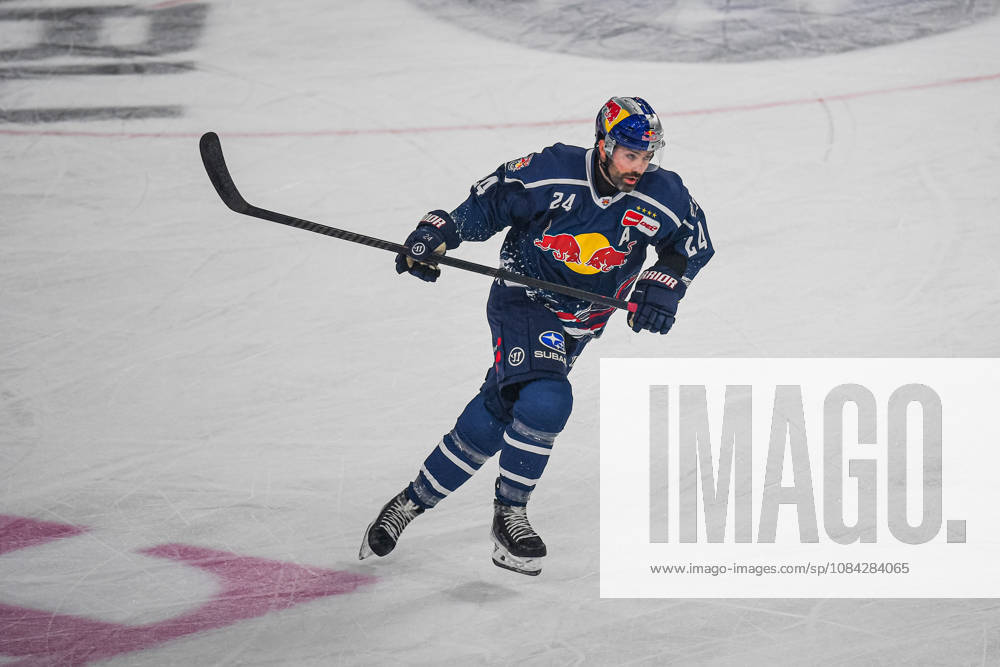 München, Deutschland. PENNY DEL, Deutsche Eishockey Liga, Saison 2026 27, 7. Spieltag: EHC Red Bull München gegen ERC Ingolstadt im SAP Garden in München. Ryan Murphy (EHC Red Bull München) beim Schlittschuhlaufen, in Bewegung auf dem Eis