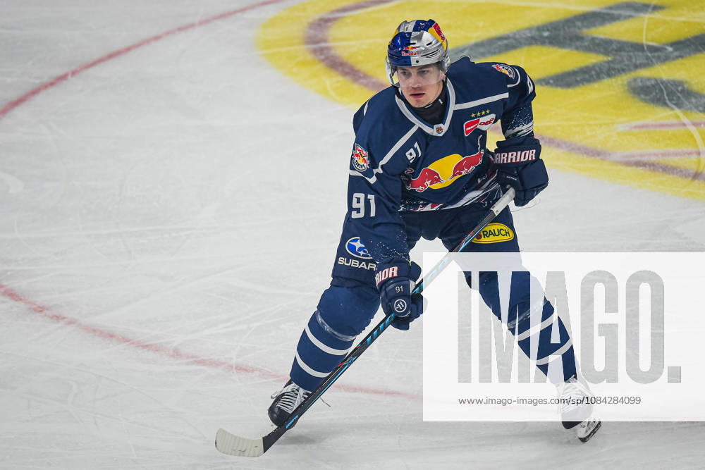 München, Deutschland. PENNY DEL, Deutsche Eishockey Liga, Saison 2026 27, 7. Spieltag: EHC Red Bull München gegen ERC Ingolstadt im SAP Garden in München. Jeremy McKenna (EHC Red Bull München) beim Schlittschuhlaufen, in Bewegung auf dem Eis