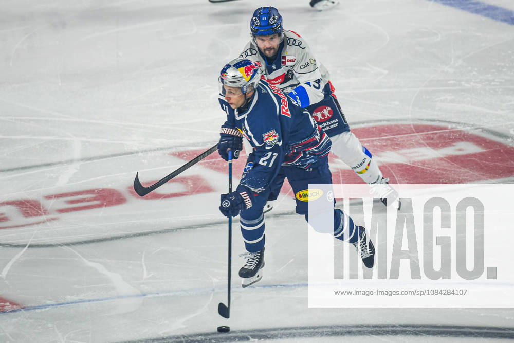 München, Deutschland. PENNY DEL, Deutsche Eishockey Liga, Saison 2026 27, 7. Spieltag: EHC Red Bull München gegen ERC Ingolstadt im SAP Garden in München. Dominik Kahun (EHC Red Bull München) am Puck, mit dem Puck, in Puckbesitz