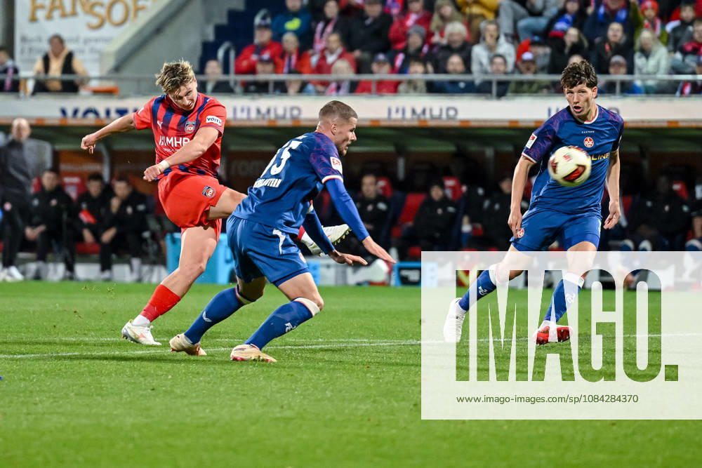 Alessandro Vogt (1. FC Heidenheim 1846) und Jan Elvedi (1. FC Kaiserslautern) im Zweikampf waehrend des spiels der 2. Bundesliga zwischen 1. FC Heidenheim und 1. FC Kaiserslautern, Voith-Arena am 09. October 2026 in Heidenheim an der Brenz, Deutschland. (Foto von Harry Langer DeFodi Images) +++ Alessandro Vogt (1. FC Heidenheim 1846) und Jan Elvedi (1. FC Kaiserslautern) battle for the ball during the 2nd Bundesliga match between 1. FC Heidenheim and 1. FC Kaiserslautern at Voith-Arena on October 9, 2026 in Heidenheim an der Brenz, Germany. (Photo by Harry Langer DeFodi Images) DFB DFL REGULATIONS PROHIBIT ANY USE OF PHOTOGRAPHS AS IMAGE SEQUENCES AND OR QUASI-VIDEO. (Photo by Harry Langer DeFodi Images) DFB DFL REGULATIONS PROHIBIT ANY USE OF PHOTOGRAPHS AS IMAGE SEQUENCES AND OR QUASI-VIDEO. -
