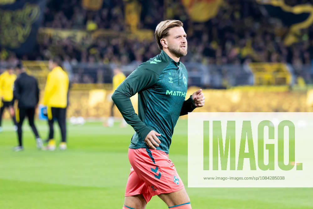 Dortmund, Deutschland 09. Oktober 2026: 1. BL - 2026 2027 - Sp. 5 - Borussia Dortmund gegen SV Werder Bremen Im Bild: Niclas Füllkrug Fuellkrug (SVW) DFL DFB regulations prohibit any use of photographs as image sequences and or quasi-video. Signal Iduna Park Nordrhein Westfalen